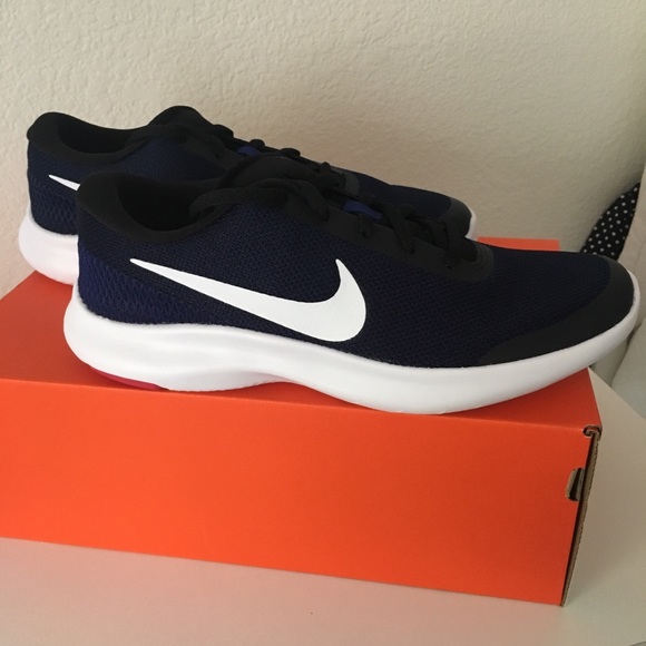 Nike Shoes - NIB Nike Flex Experience RN 7 size 9.5